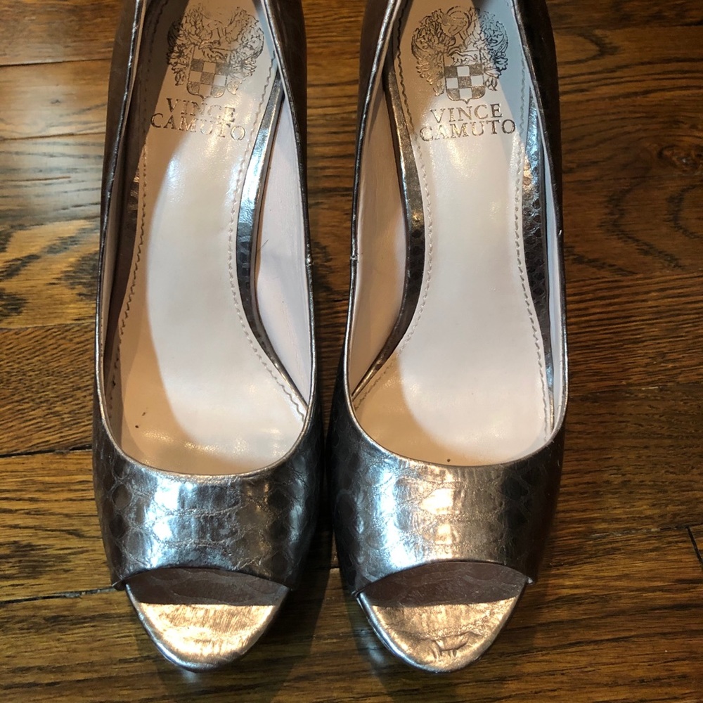 Vince Camuto metallic gunmetal heels